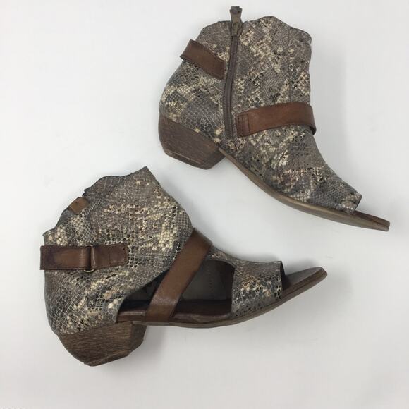 Miz Mooz corgan peep toe snake print sandal 8 - Picture 3 of 6